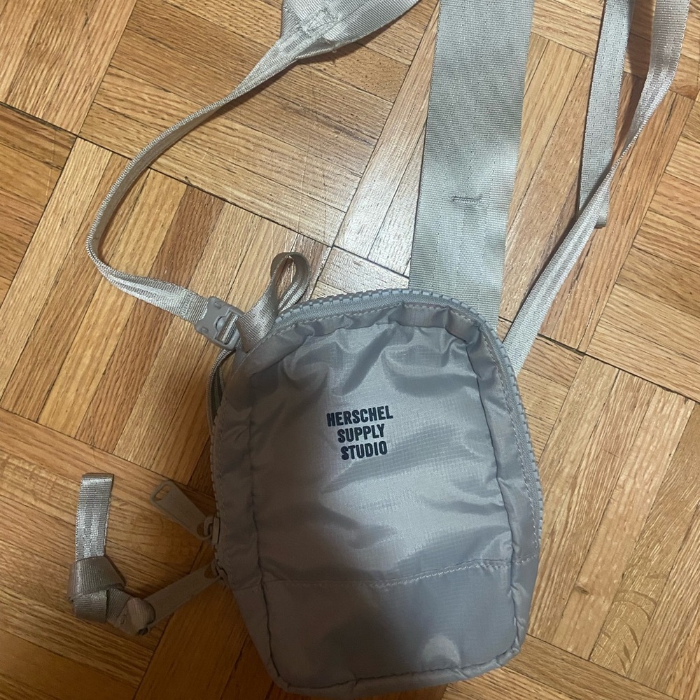 Herschel Supply Co. Studio HS8 Crossbody Bag in silvery gray
